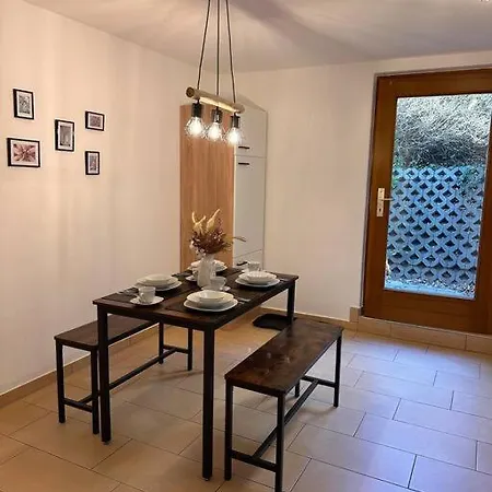 Neu* 4+1 Personen, Zentrumsnah,ebk, Stellplatz 드레스덴