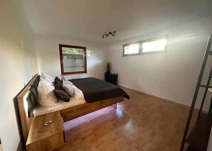 4 Personen, Zentrumsnah,ebk, Stellplatz * Drážďany