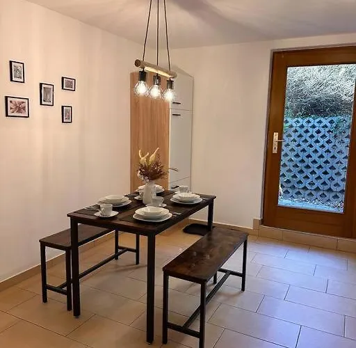 4 Personen, Zentrumsnah,ebk, Stellplatz Drážďany