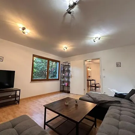 شقة 4 Personen, Zentrumsnah,ebk, Stellplatz